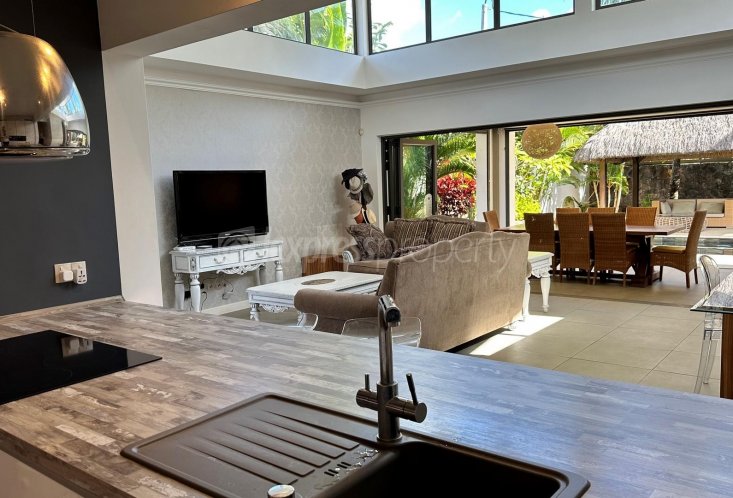 House / Villa - 3 Bedrooms - 324 m²