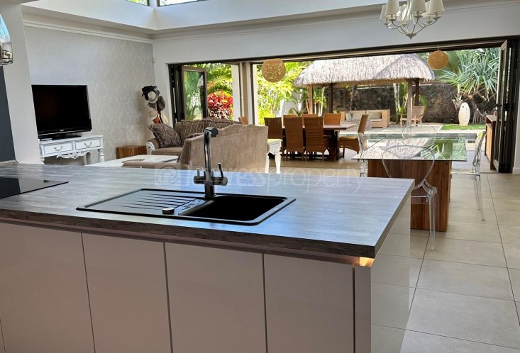 House / Villa - 3 Bedrooms - 324 m²