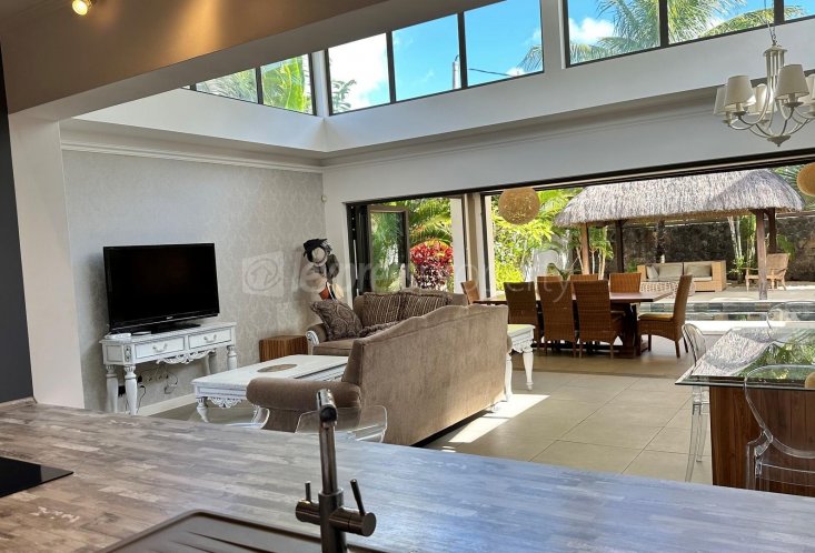 House / Villa - 3 Bedrooms - 324 m²