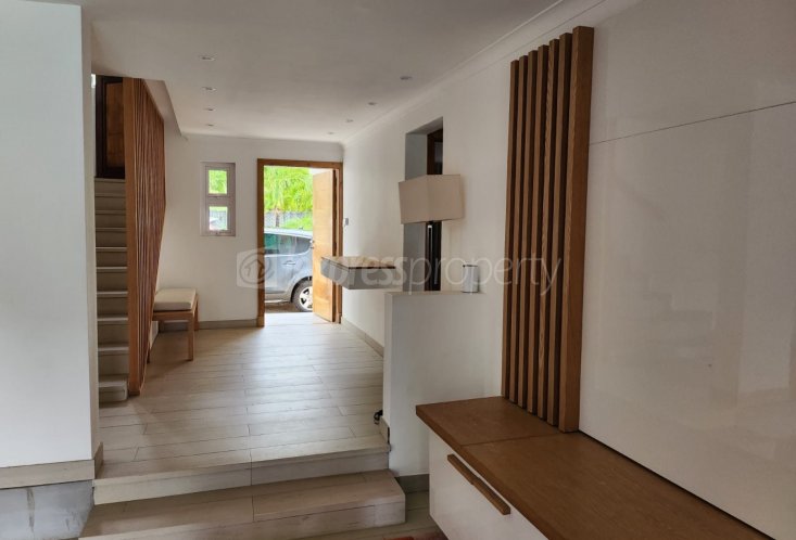 House / Villa - 3 Bedrooms - 350 m²