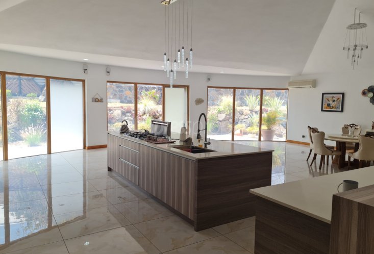 House / Villa - 3 Bedrooms - 350 m²