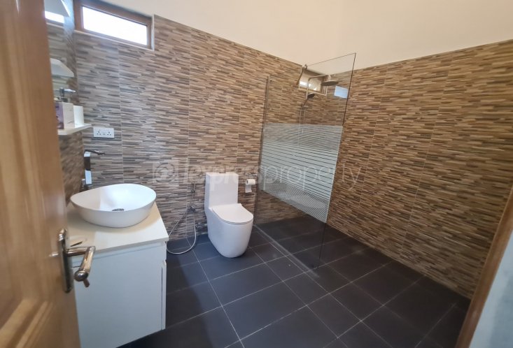 House / Villa - 3 Bedrooms - 350 m²