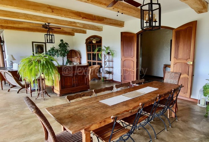 House / Villa - 3 Bedrooms - 390 m²