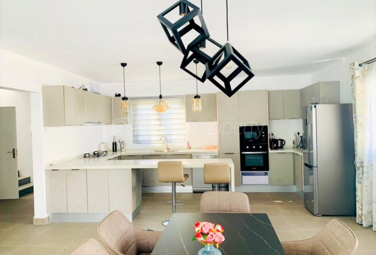House / Villa - 3 Bedrooms - N.S m²