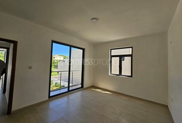 House / Villa - 4 Bedrooms - 204 m²