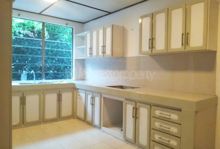House / Villa - 4 Bedrooms - 208 m²