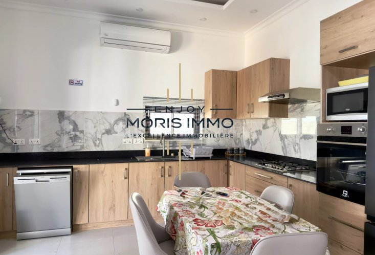 House / Villa - For Rent in Grand Bay - 110,000 rupees | Lexpress Property