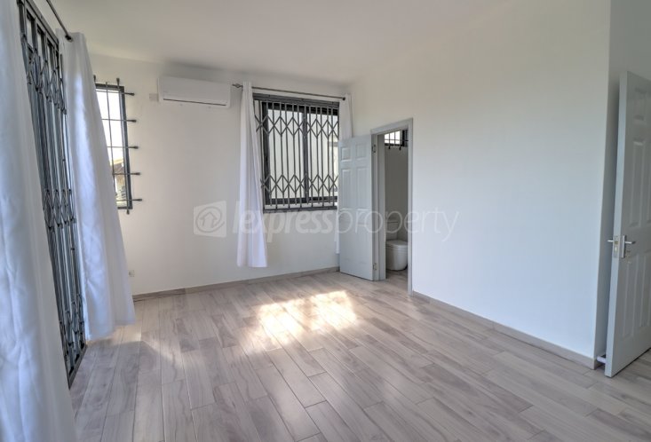 House / Villa - 4 Bedrooms - 226 m²
