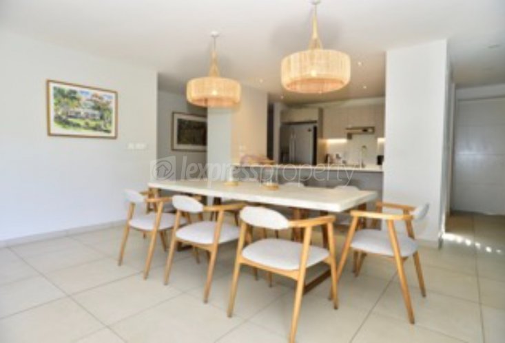 House / Villa - 4 Bedrooms - 240 m²