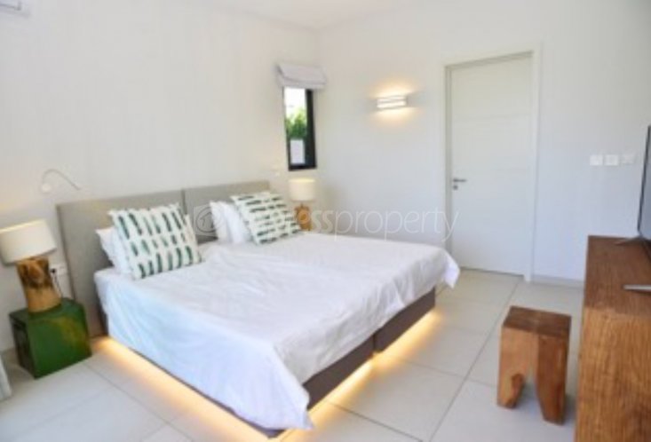 House / Villa - 4 Bedrooms - 240 m²
