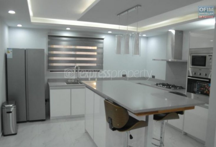 House / Villa - 4 Bedrooms - 245 m²