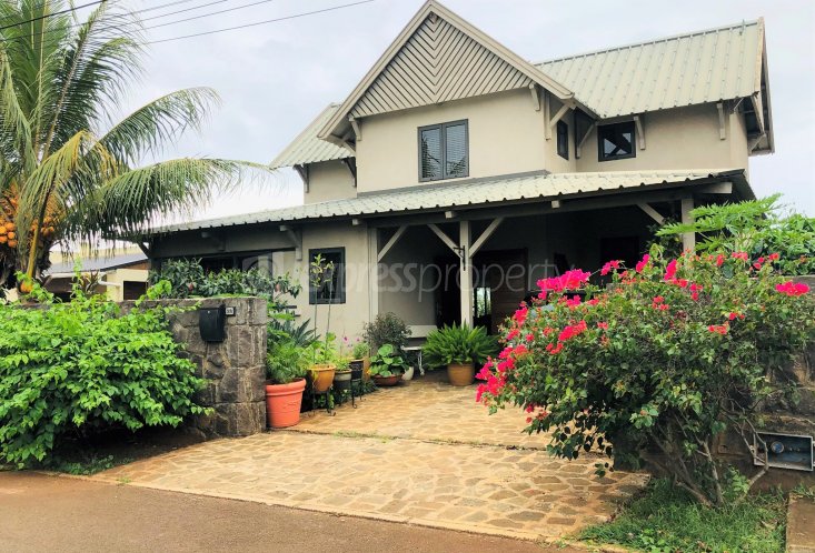 House / Villa - 4 Bedrooms - 2682 ft²