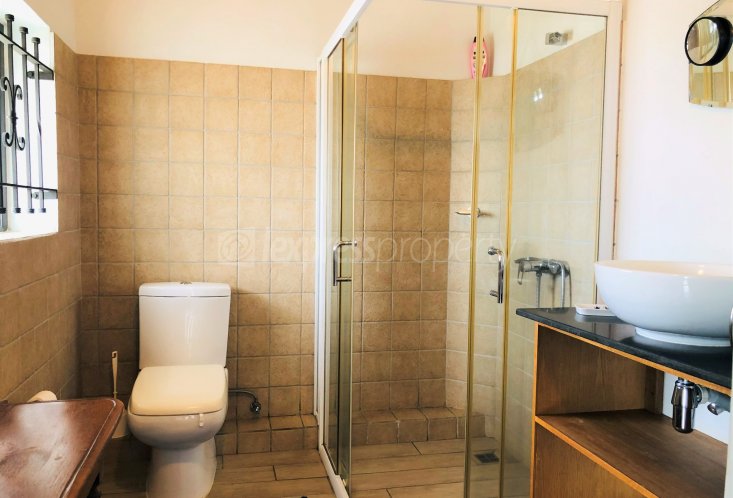 House / Villa - 4 Bedrooms - 2682 ft²