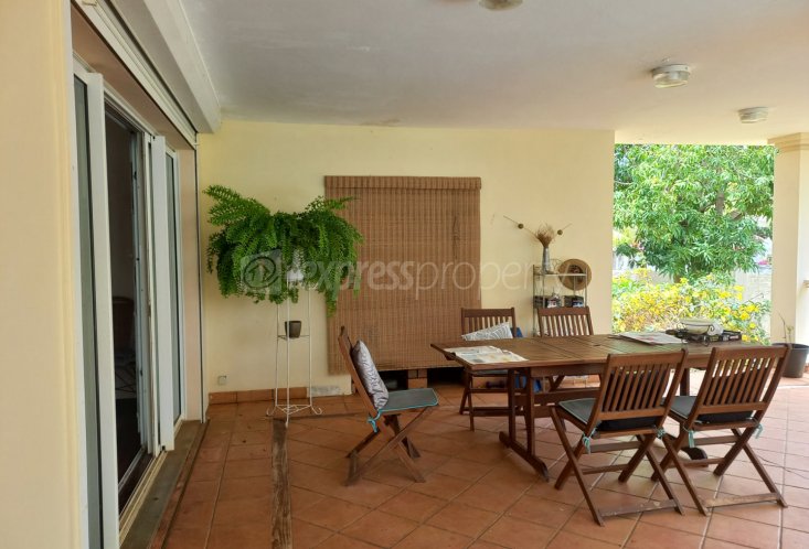 House / Villa - 4 Bedrooms - 275 m²