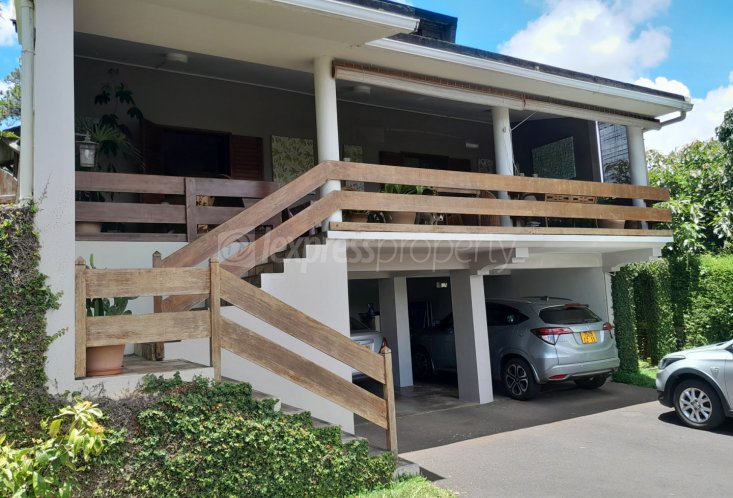 House / Villa - 4 Bedrooms - 300 m²