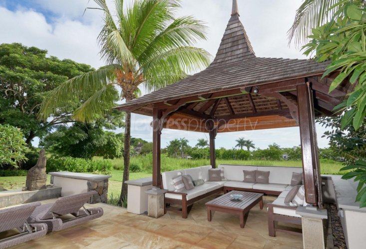 House / Villa - 4 Bedrooms - 320 m²