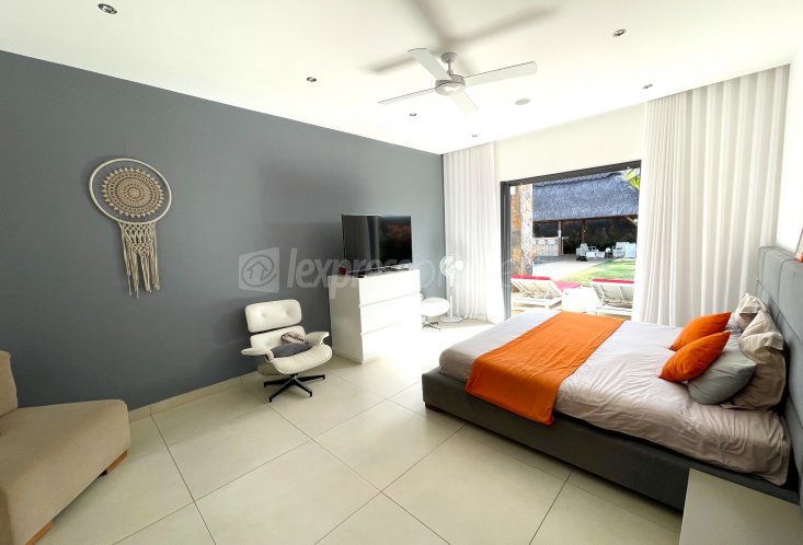 House / Villa - 4 Bedrooms - 415 m²