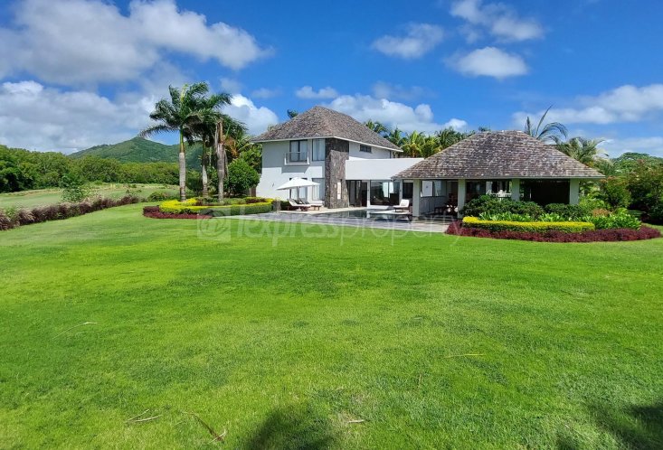 House / Villa - 4 Bedrooms - 431 m²