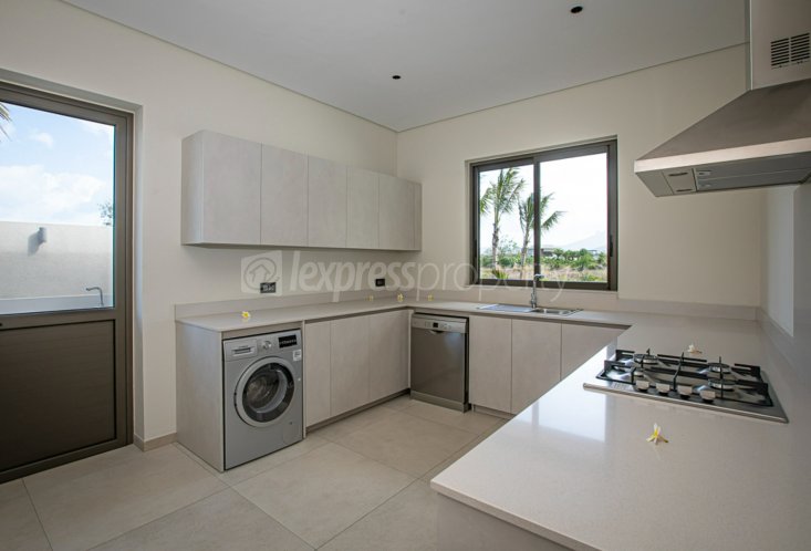 House / Villa - 4 Bedrooms - 444 m²