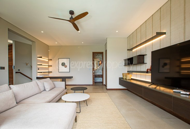 House / Villa - 4 Bedrooms - 445 m²