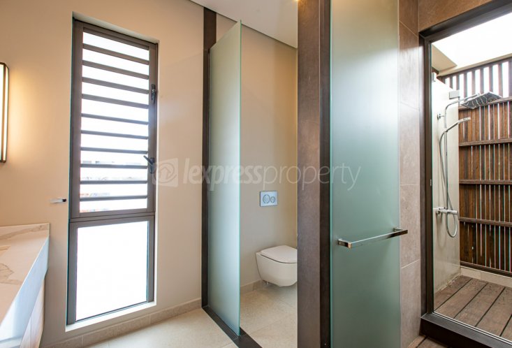 House / Villa - 4 Bedrooms - 445 m²