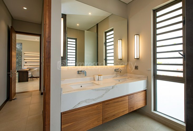 House / Villa - 4 Bedrooms - 445 m²