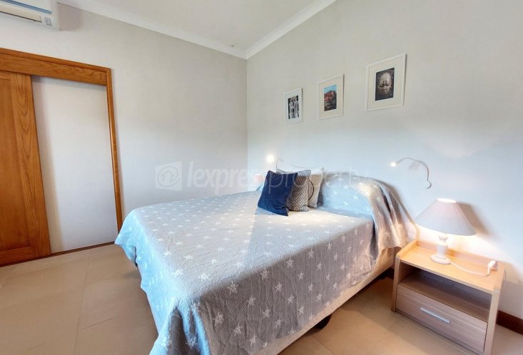 House / Villa - 4 Bedrooms - 586 m²