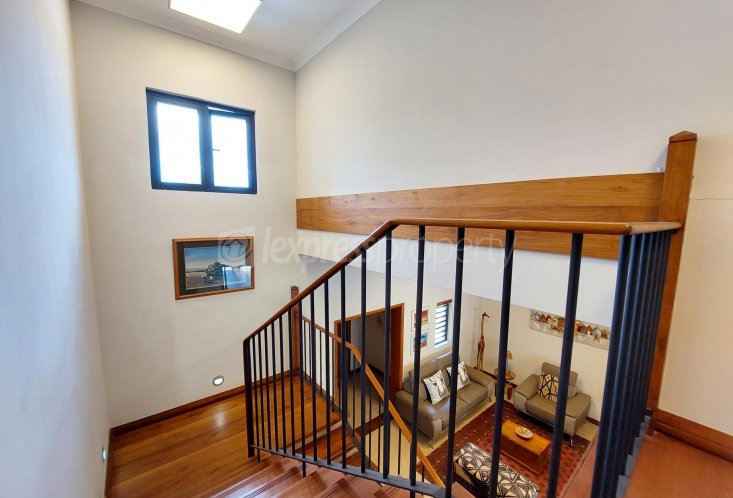 House / Villa - 4 Bedrooms - 586 m²