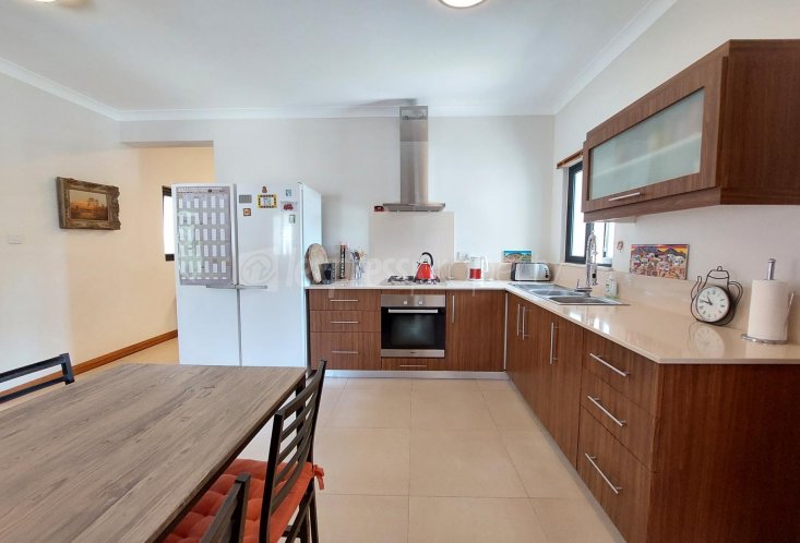 House / Villa - 4 Bedrooms - 586 m²