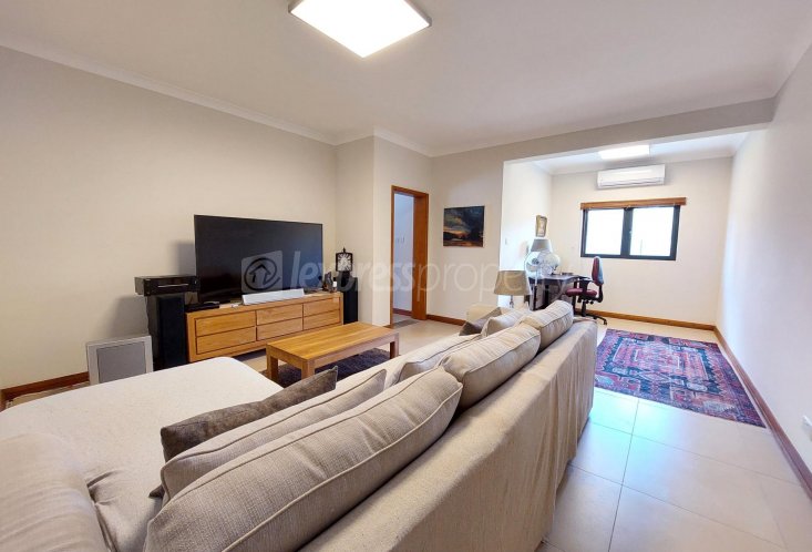House / Villa - 4 Bedrooms - 586 m²