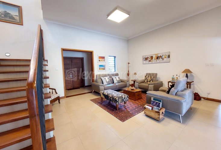 House / Villa - 4 Bedrooms - 586 m²