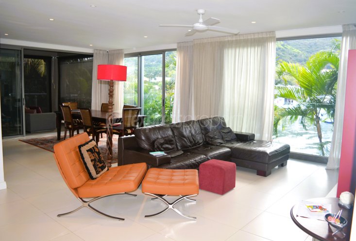 House / Villa - 5 Bedrooms - 360 m²