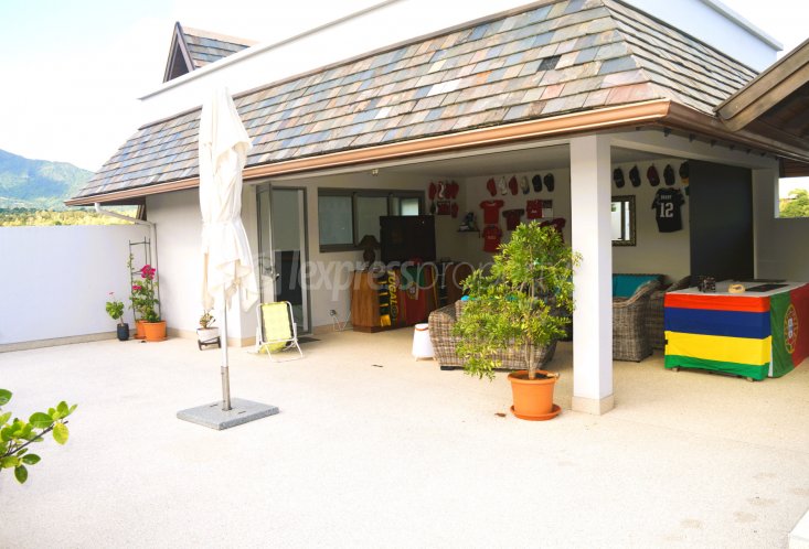 House / Villa - 5 Bedrooms - 360 m²