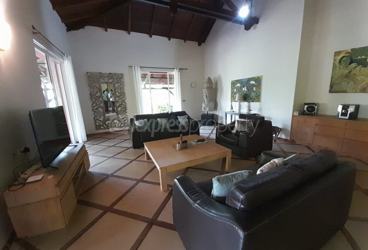 House / Villa - 5 Bedrooms - 400 m²