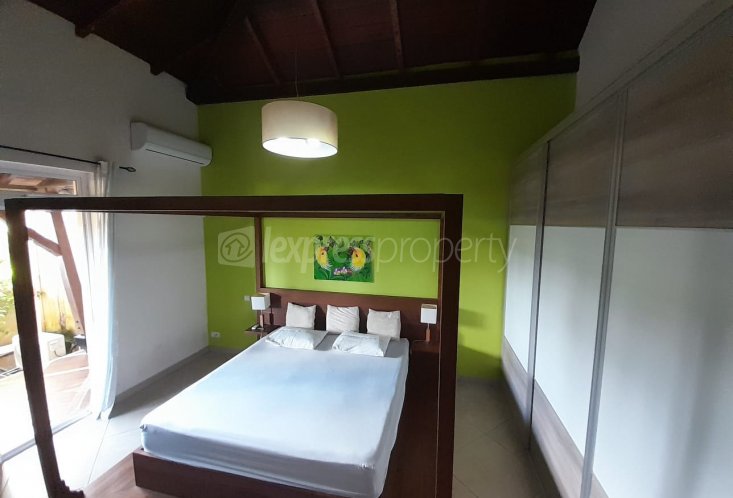 House / Villa - 5 Bedrooms - 400 m²