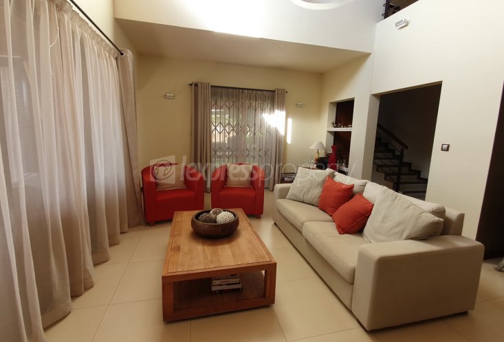 House / Villa - 5 Bedrooms - 400 m²