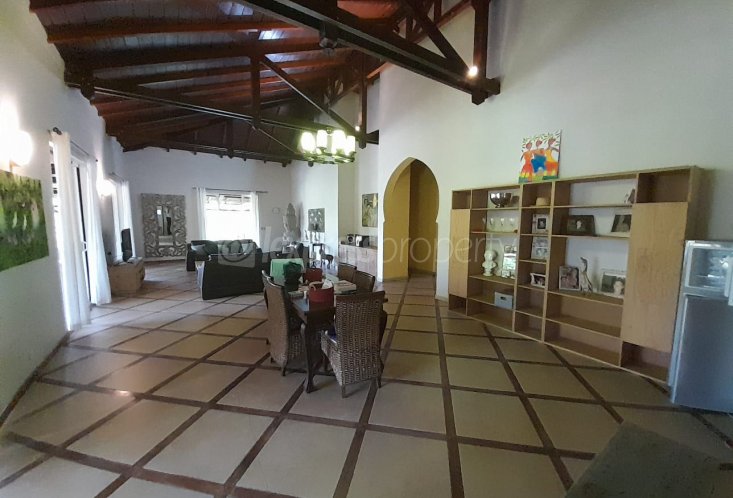 House / Villa - 5 Bedrooms - 400 m²