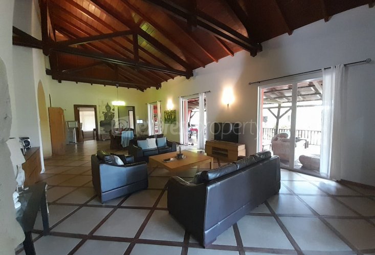 House / Villa - 5 Bedrooms - 400 m²
