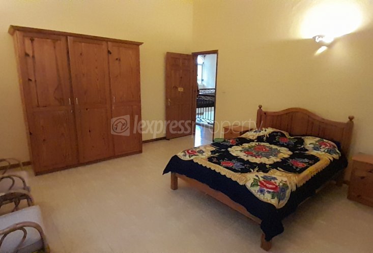 House / Villa - 5 Bedrooms - 412 m²