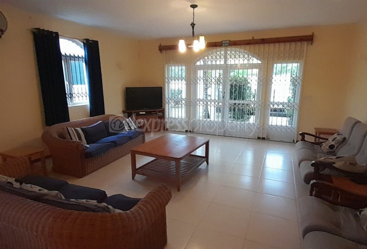 House / Villa - 5 Bedrooms - 412 m²