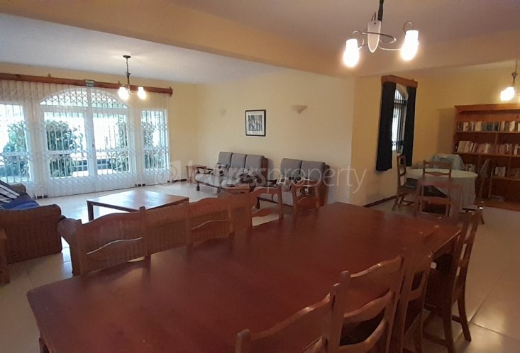 House / Villa - 5 Bedrooms - 412 m²