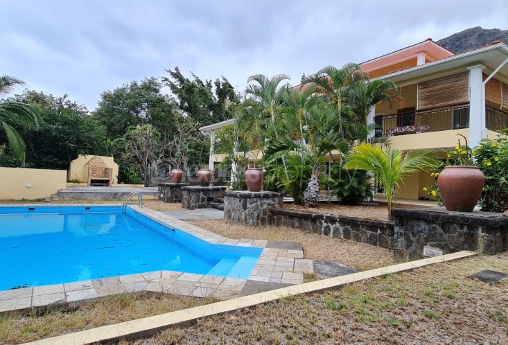House / Villa - 5 Bedrooms - 600 m²