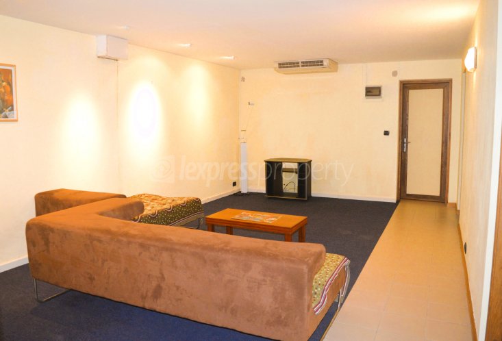 House / Villa - 5 Bedrooms - 600 m²
