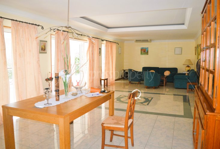 House / Villa - 5 Bedrooms - 600 m²