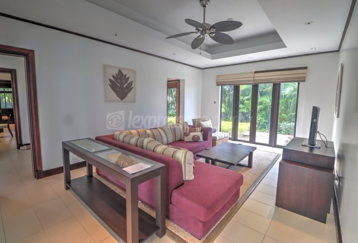 House / Villa - 5 Bedrooms - 610 m²
