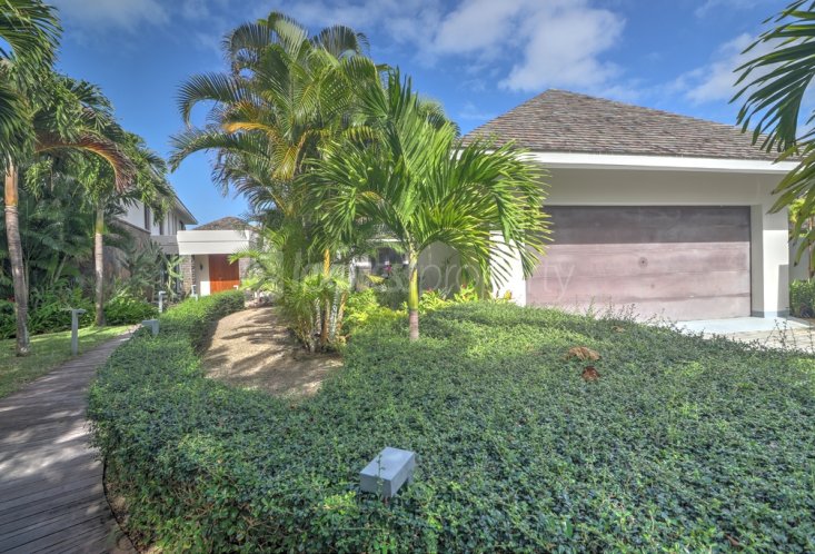House / Villa - 5 Bedrooms - 610 m²