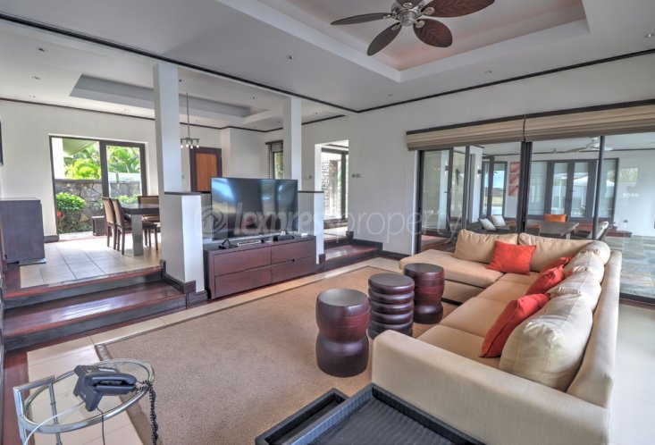 House / Villa - 5 Bedrooms - 610 m²