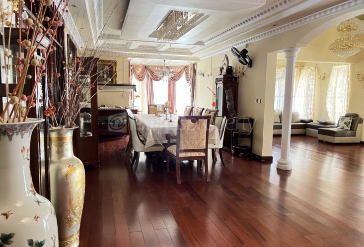 House / Villa - 6 Bedrooms - 966 m²