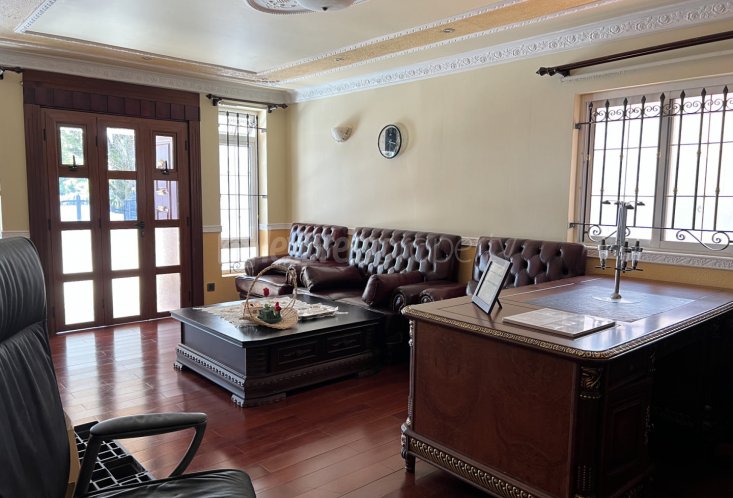 House / Villa - 6 Bedrooms - 966 m²