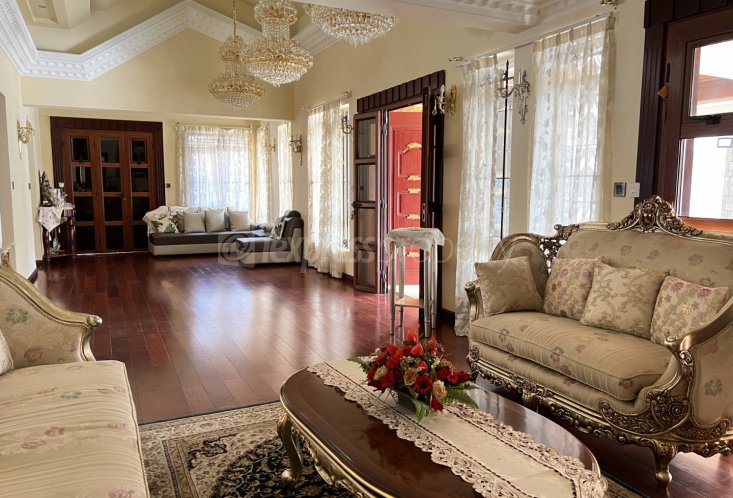 House / Villa - 6 Bedrooms - 966 m²